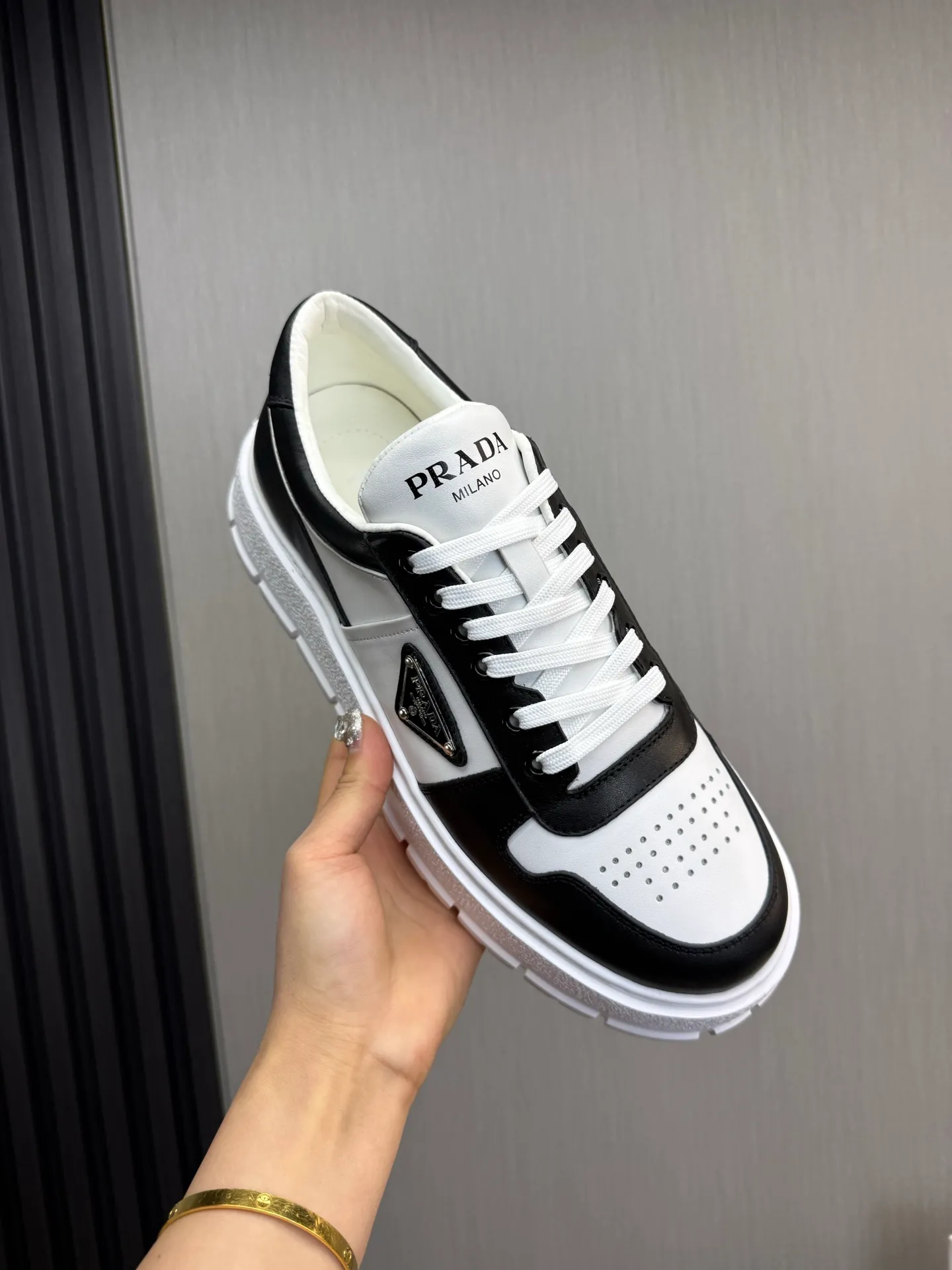Men's shoes 💰620💰 [PRADA] Autumn and winter hot men's shoes are shipped 👏Official website synchronized ⬆️Original fly-woven cowhide fabric + cowhide lining, 1⃣️:1⃣️reproduction, original sole, 38-45 (45. Customized, non-refundable)